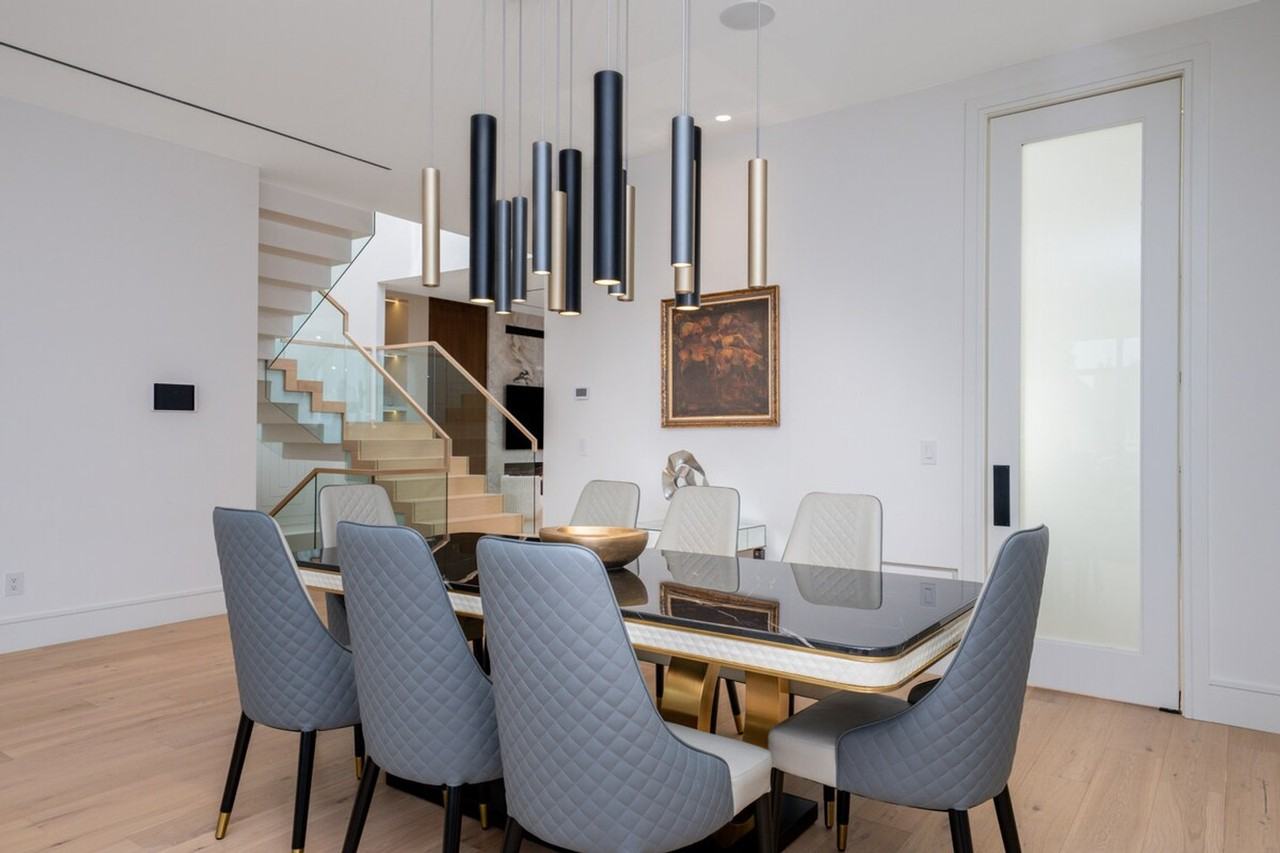 283 Bessborough Dr #1513081P - Photo 4 of 27