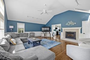 featured image of 6 Caly Hollow Rd