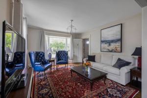 featured image of 11 Beach Ave