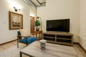 featured image of 515 N Robberson Ave