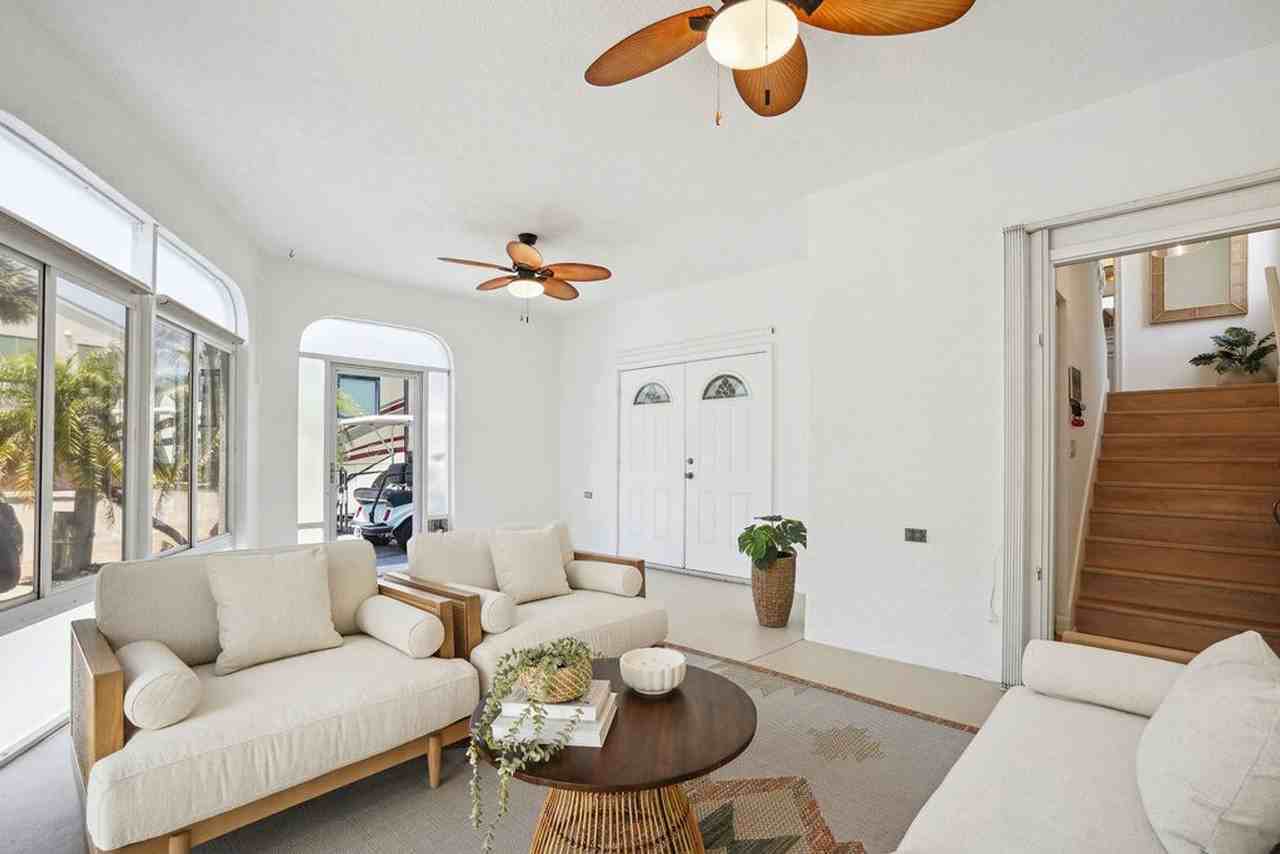 1205 Nettles Blvd #1537505P - Photo 5 of 24