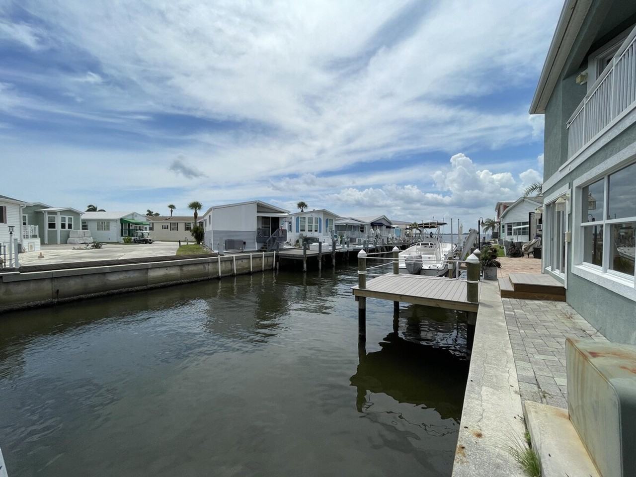 1091 Nettles Blvd #1537517P - Photo 6 of 17