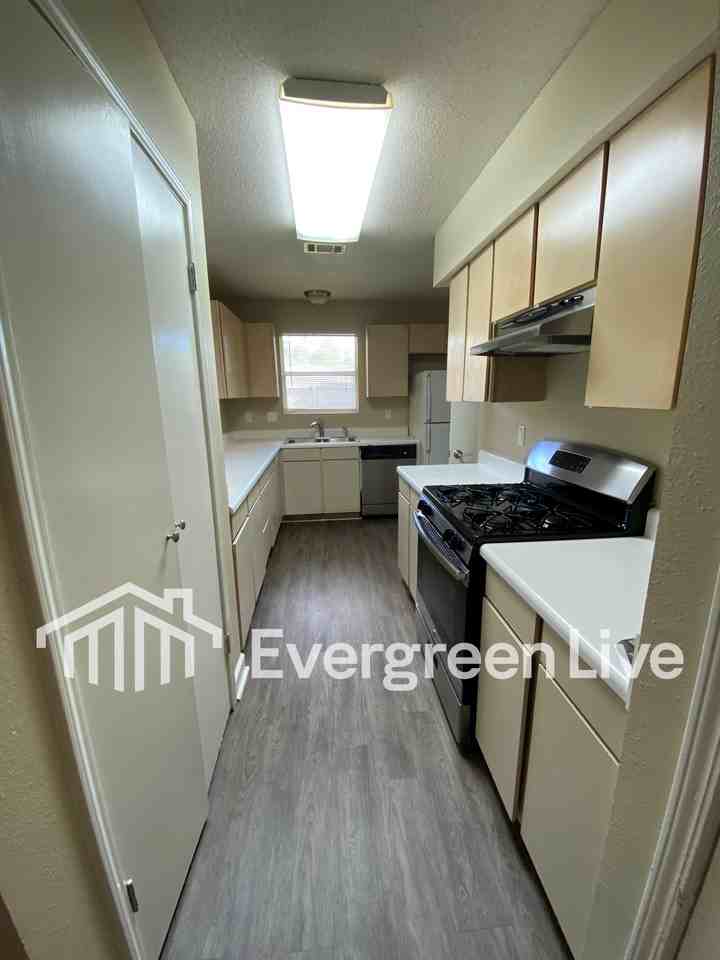55 Voda Ct - Photo 3 of 17