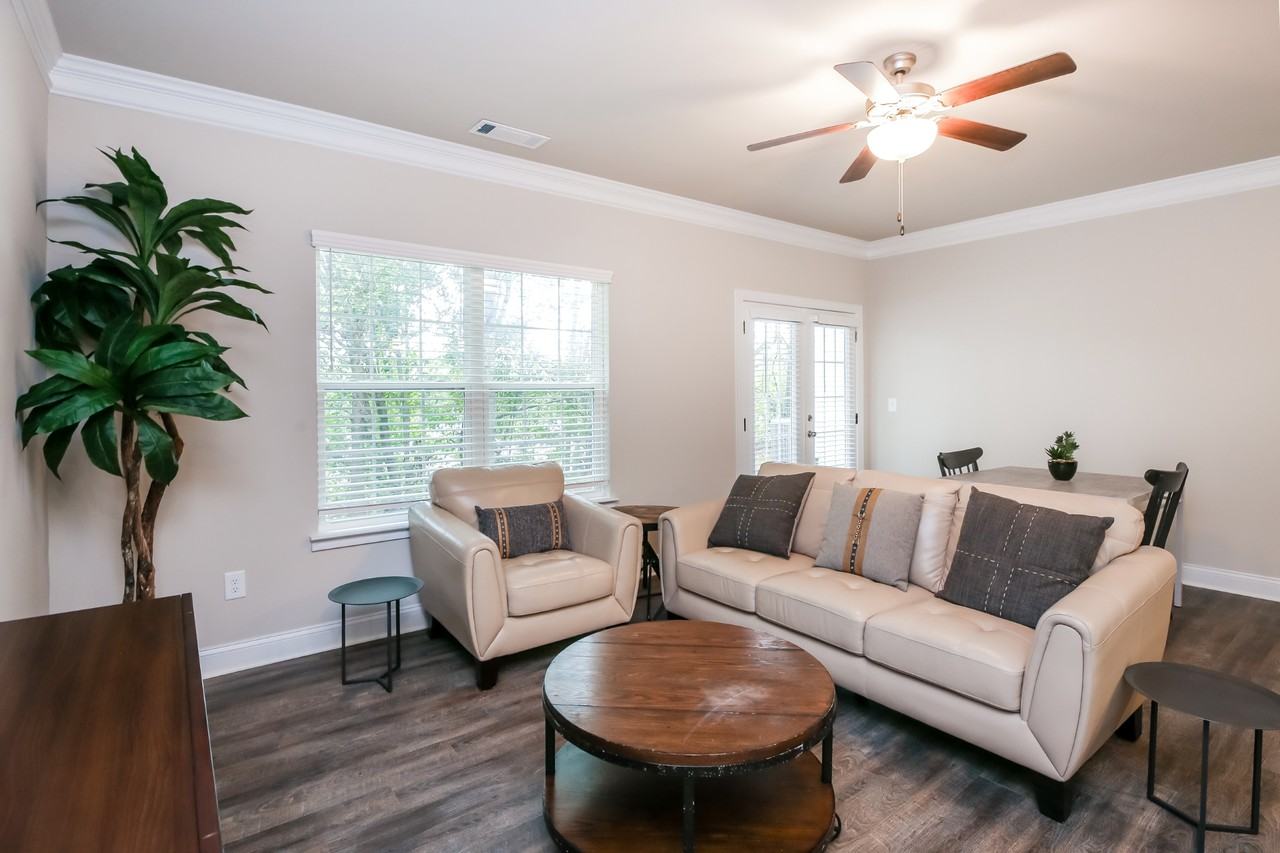 219 Riley Cir - Photo 2 of 46