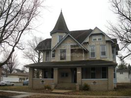 featured image of 757 E Clinton St #3A