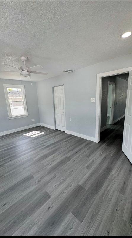 803 E Cayuga St - Photo 3 of 18