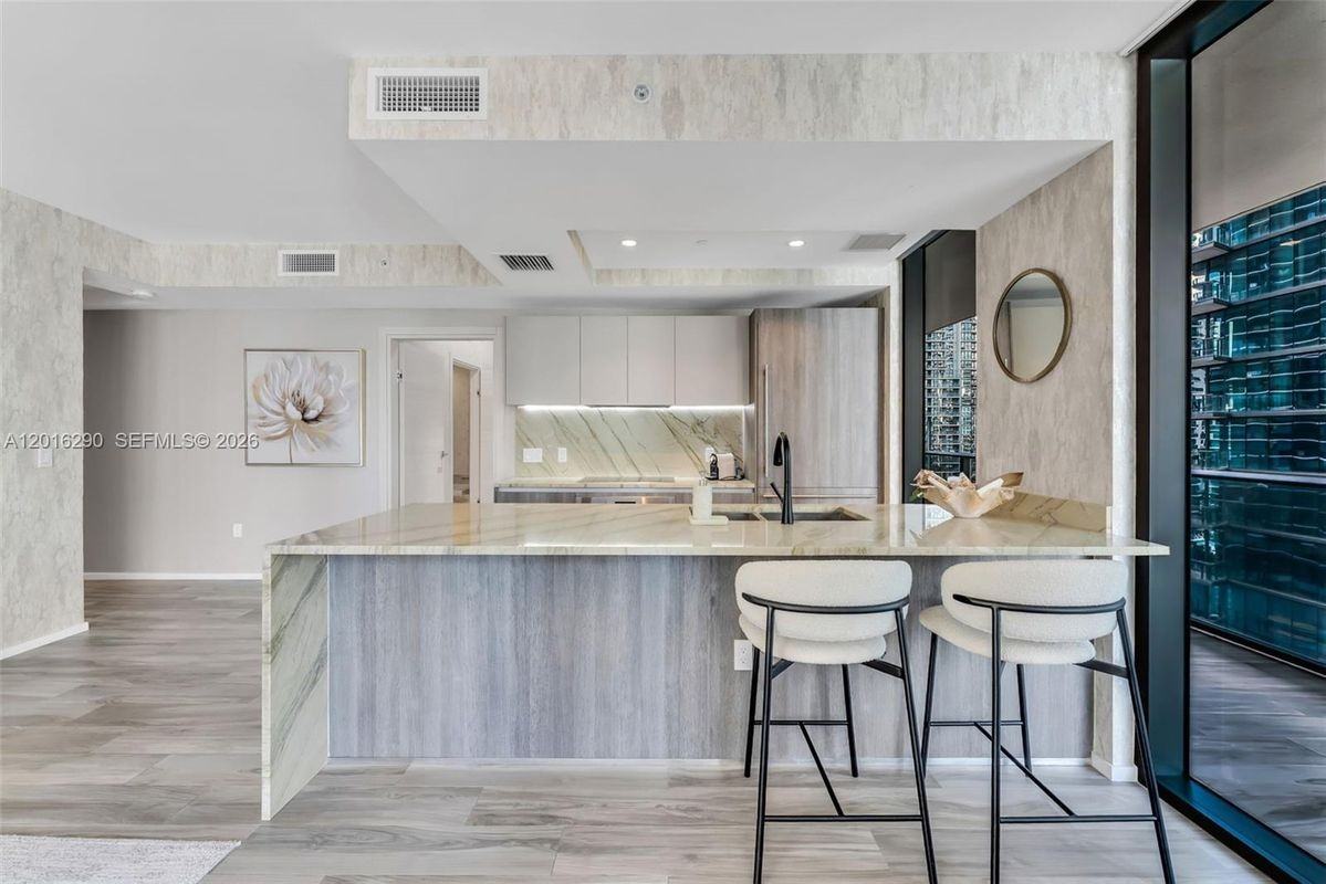 801 N Miami Ave - Photo 2 of 3