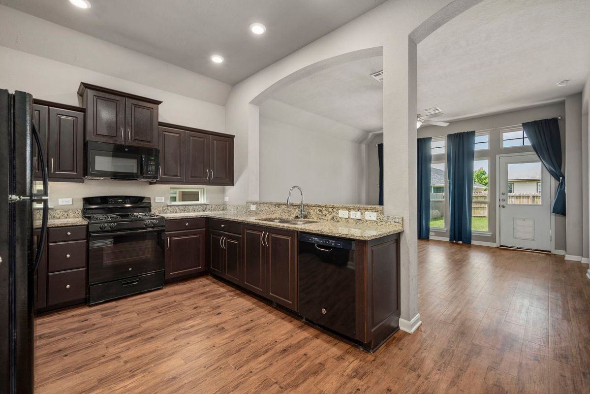 2131 Naples Way - Photo 6 of 24