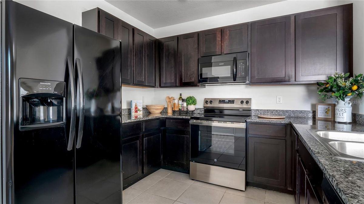 3503 Diamond Leaf Ct - Photo 2 of 3