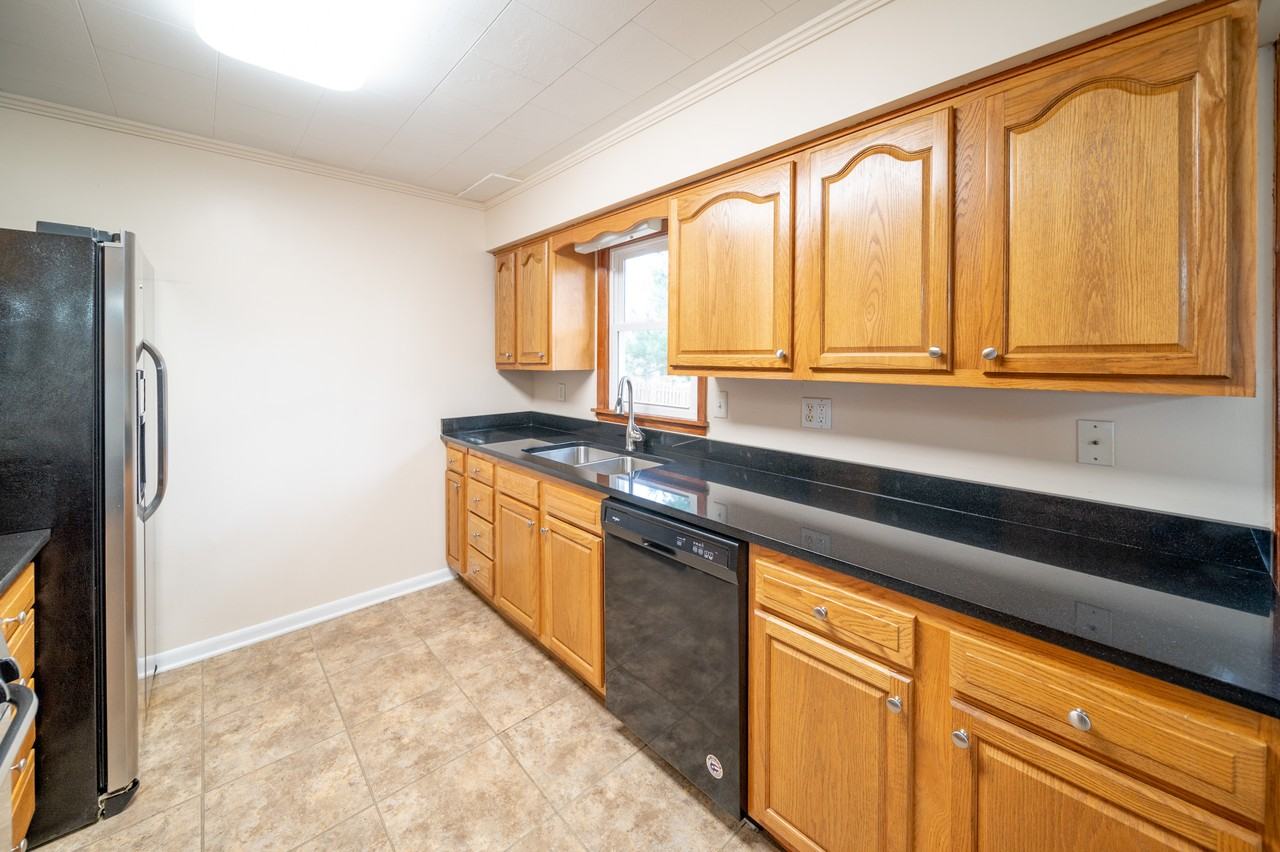 138 Oak Lane - Photo 7 of 13