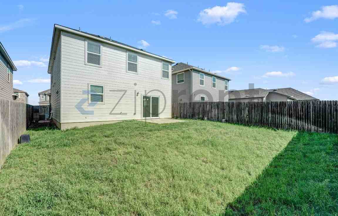 6417 Wagon Spring St - Photo 5 of 26