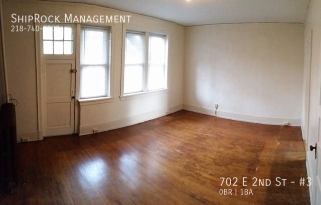 702 E 2nd St #3 - Photo 2 of 5