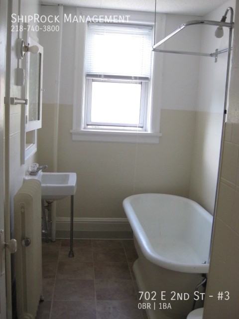 702 E 2nd St #3 - Photo 5 of 5