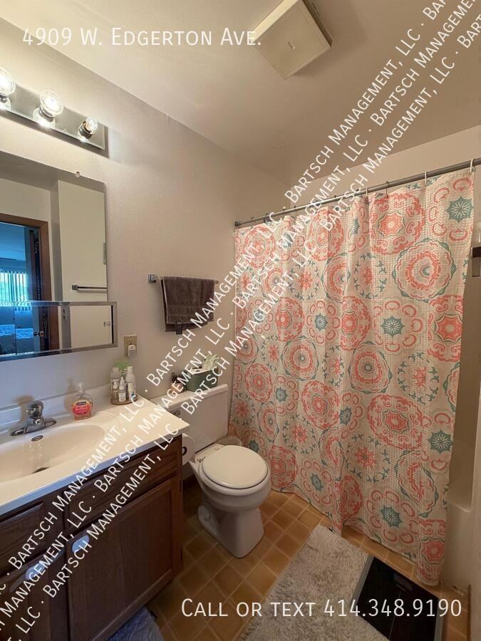 4909 W Edgerton Ave - Photo 6 of 9