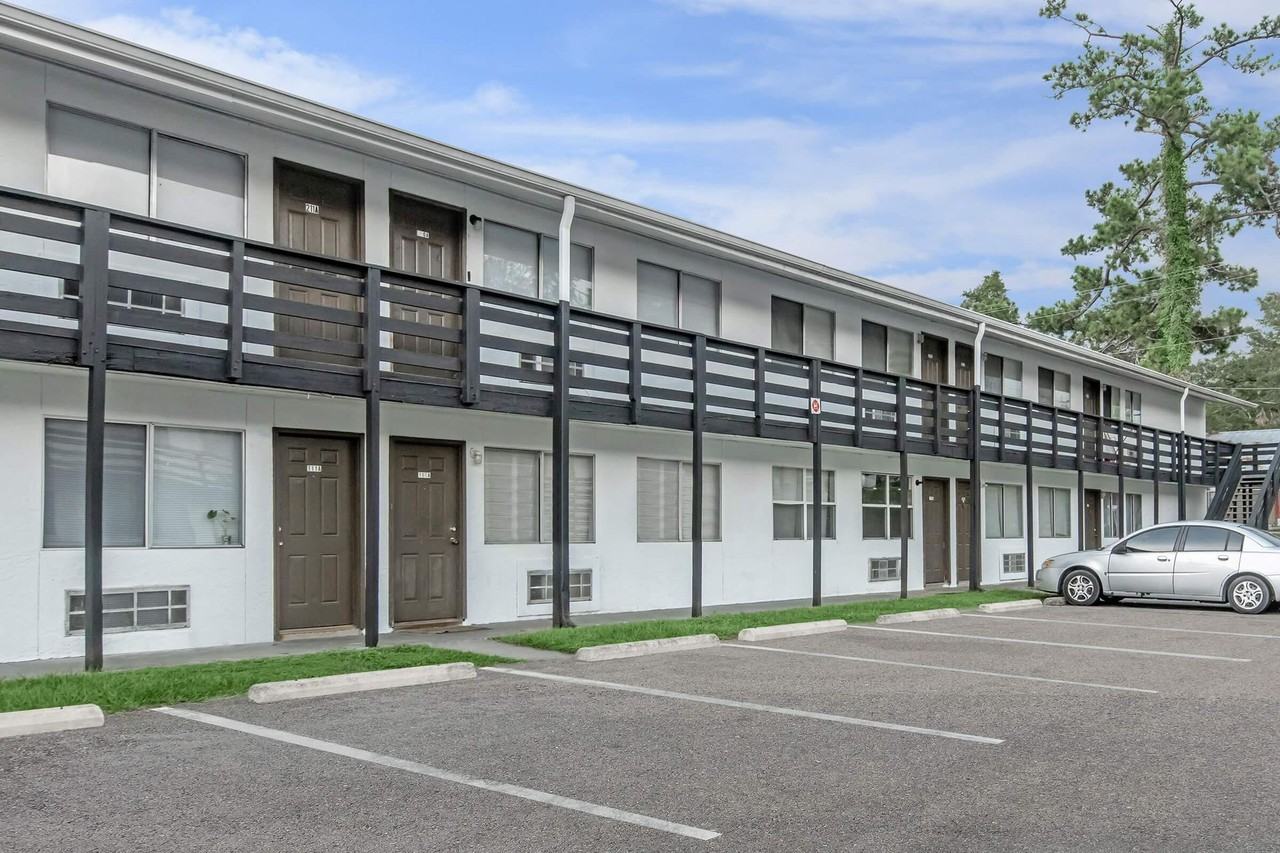 Ashton Place Apartments - Photo 7 of 23