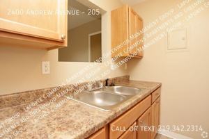 featured image of 2400 Andrew Ave #205