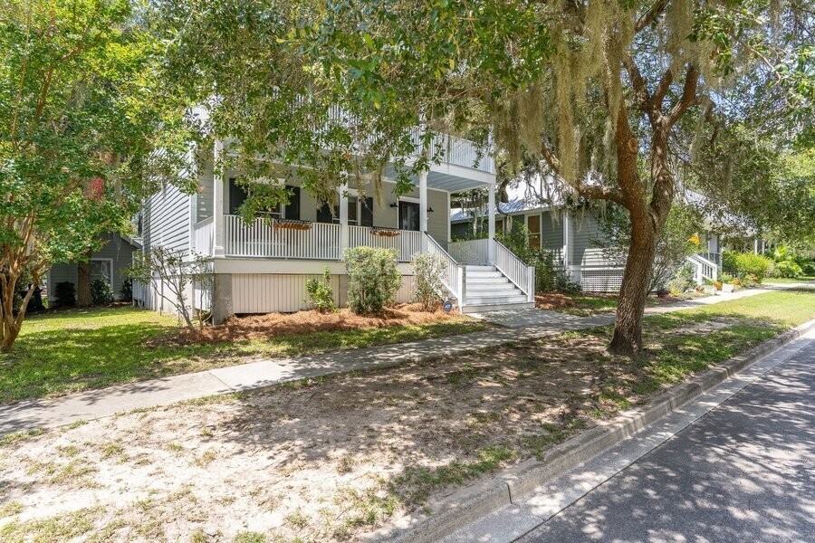 136 Prescott Dr - Photo 3 of 35