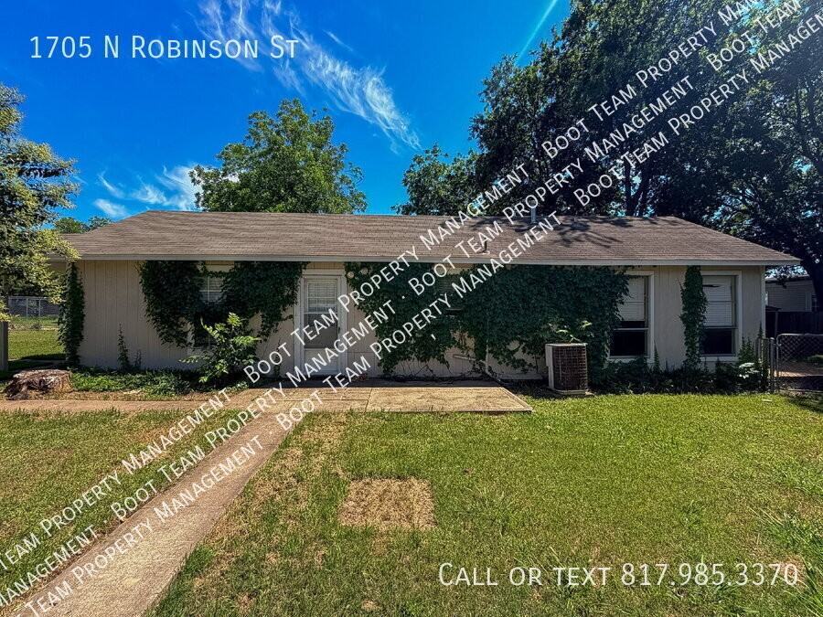 1705 N Robinson St - Photo 3 of 16