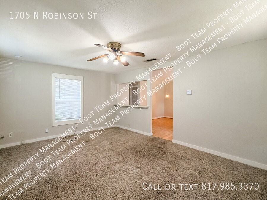 1705 N Robinson St - Photo 4 of 16