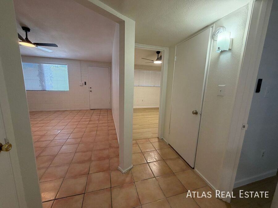 3247 N Sycamore Ave - Photo 6 of 18