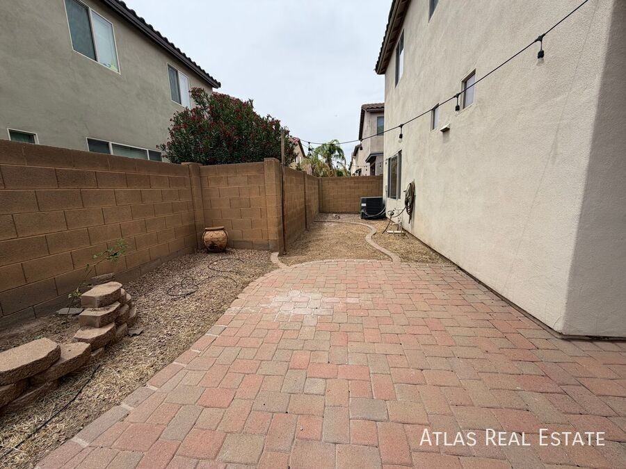 37 W Camino Rancho Palomas - Photo 2 of 45