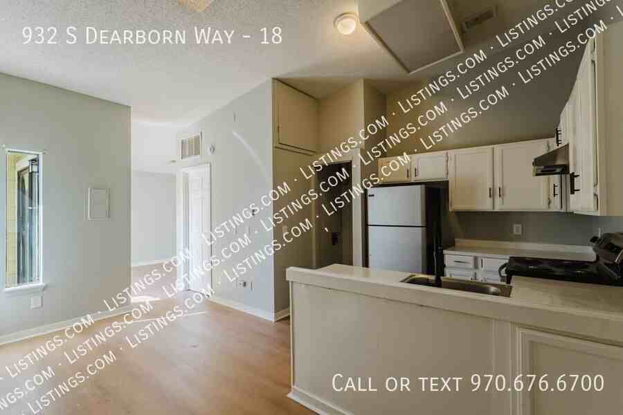 932 S Dearborn Way #18 - Photo 3 of 30