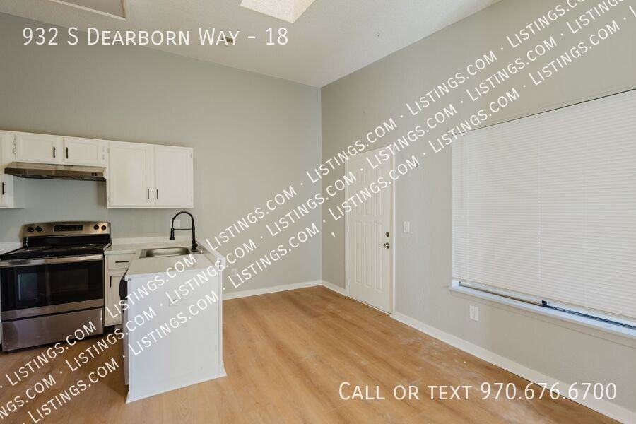 932 S Dearborn Way #18 - Photo 7 of 30