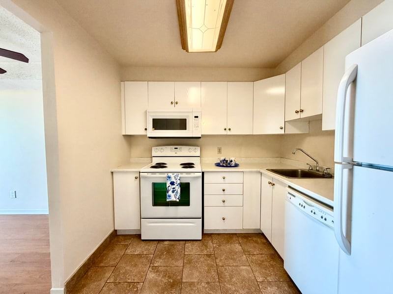 1440 Heron Road Unit 402 - Photo 3 of 14