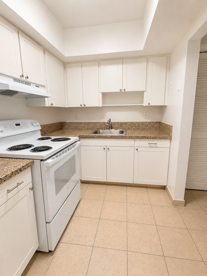 890 NW 39 St - Photo 5 of 8