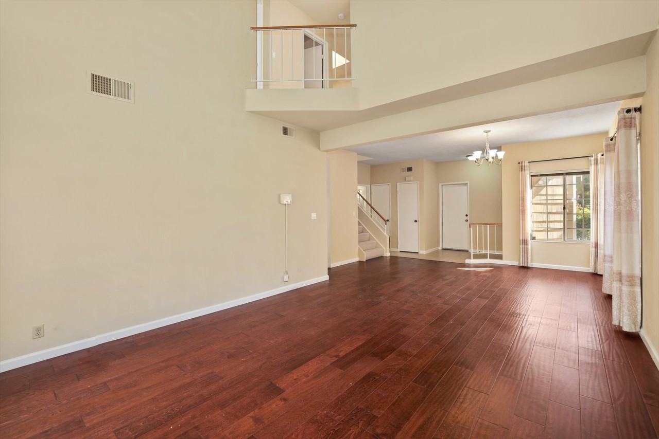 34267 Quartz Ter - Photo 3 of 47