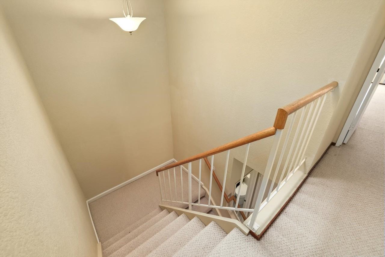 34267 Quartz Ter - Photo 3 of 47