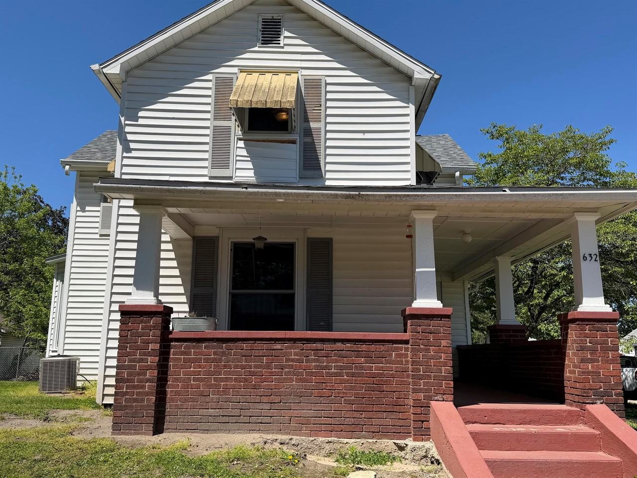 632 Sherman St - Photo 2 of 20