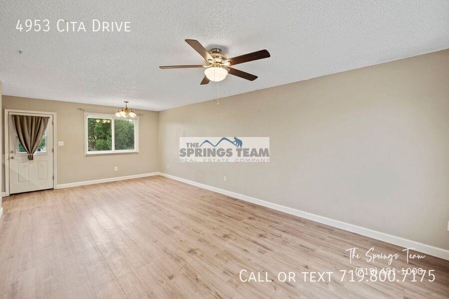 4953 Cita Dr - Photo 6 of 33