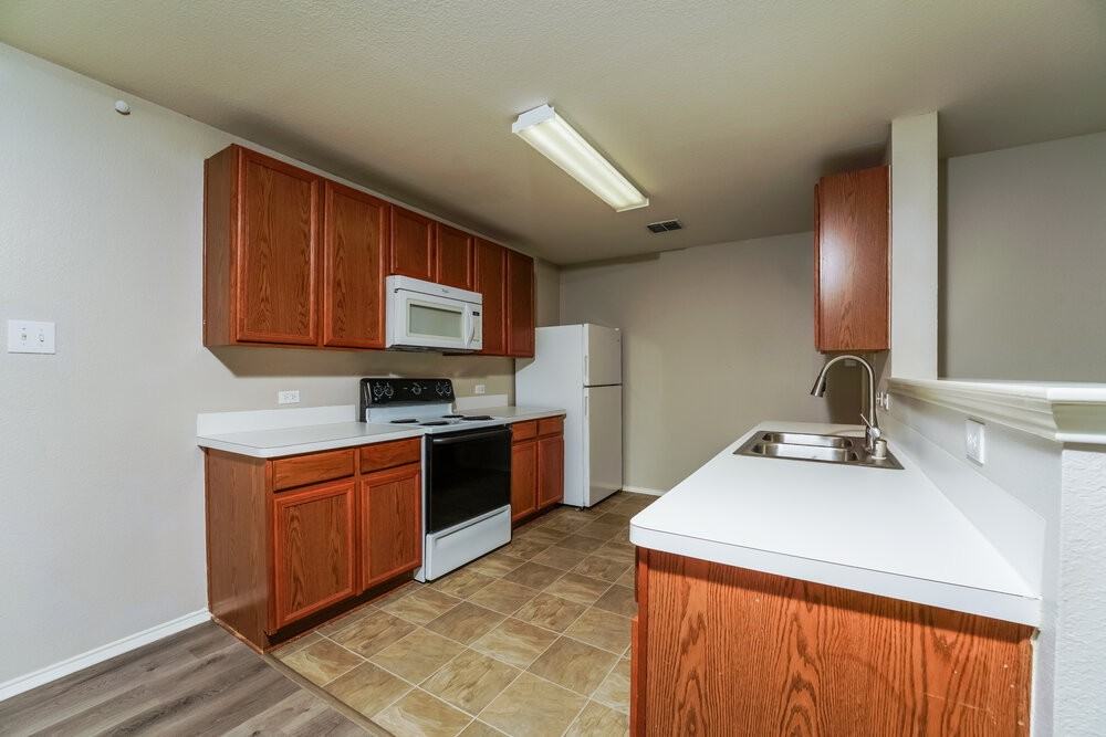 1209 Lambert Dr - Photo 6 of 16
