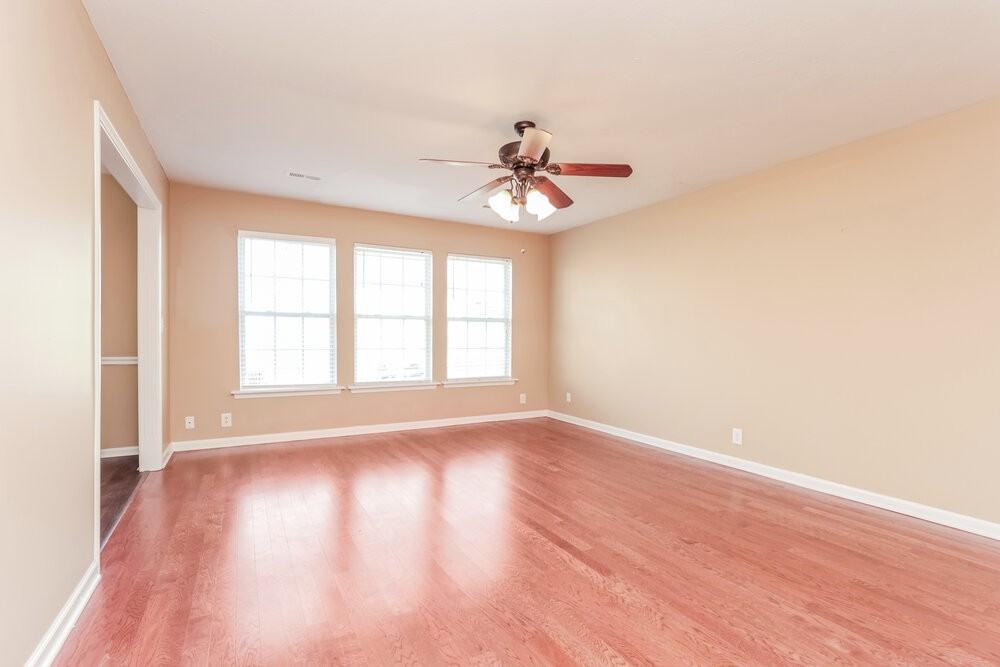 1008 Cheryl Ln - Photo 5 of 20
