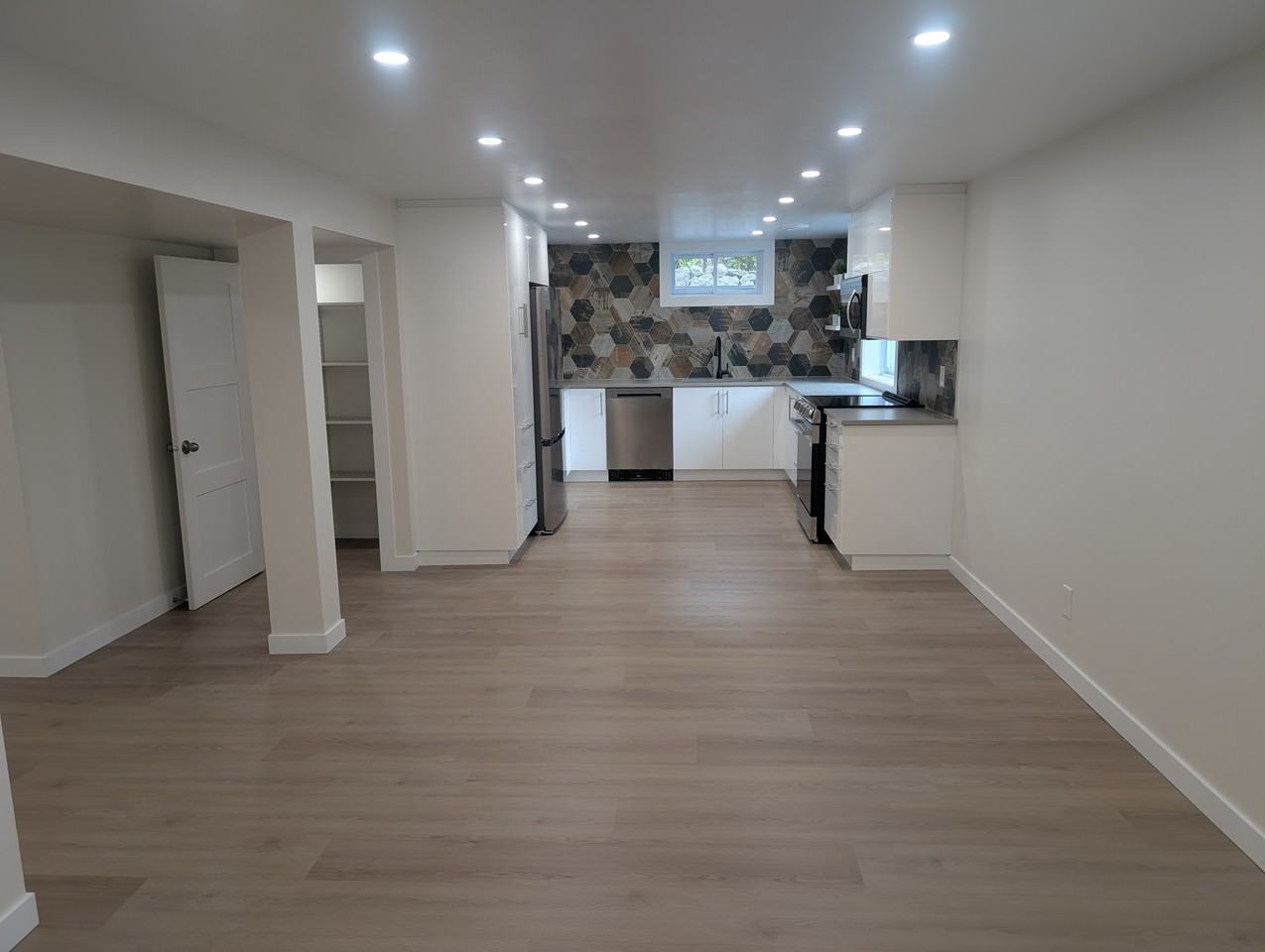 919 Bermuda Avenue ##B - Photo 5 of 20