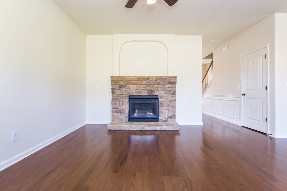 639 Ocean Ave - Photo 2 of 17