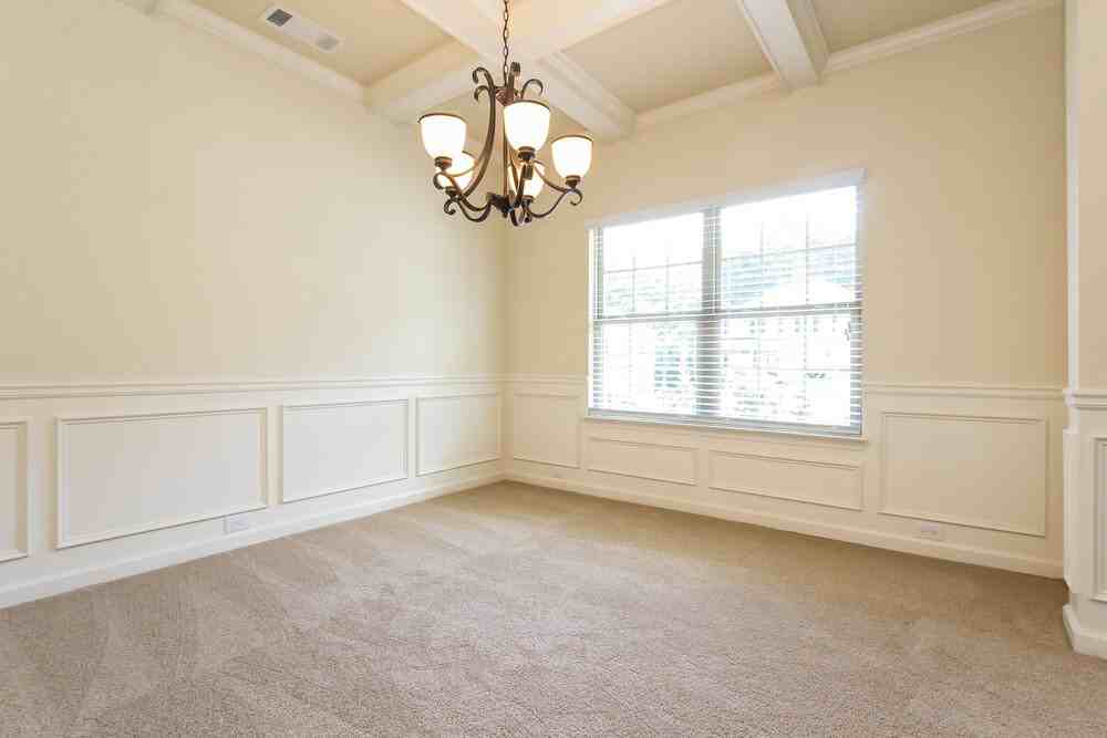 639 Ocean Ave - Photo 4 of 17