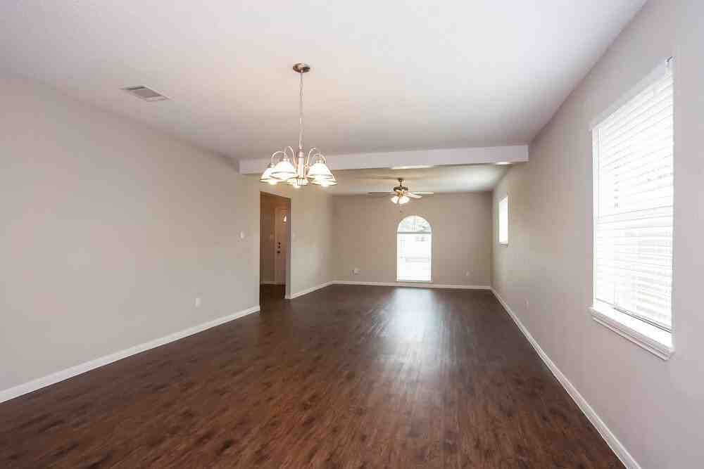1817 Wren Dr - Photo 6 of 17