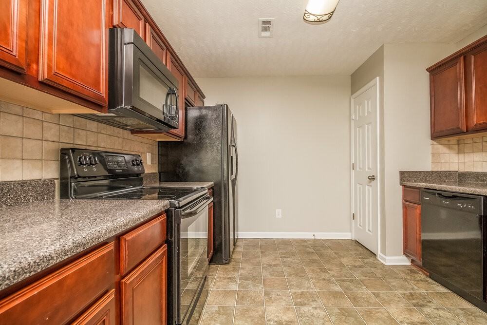 3003 Deer Trail Dr - Photo 4 of 16