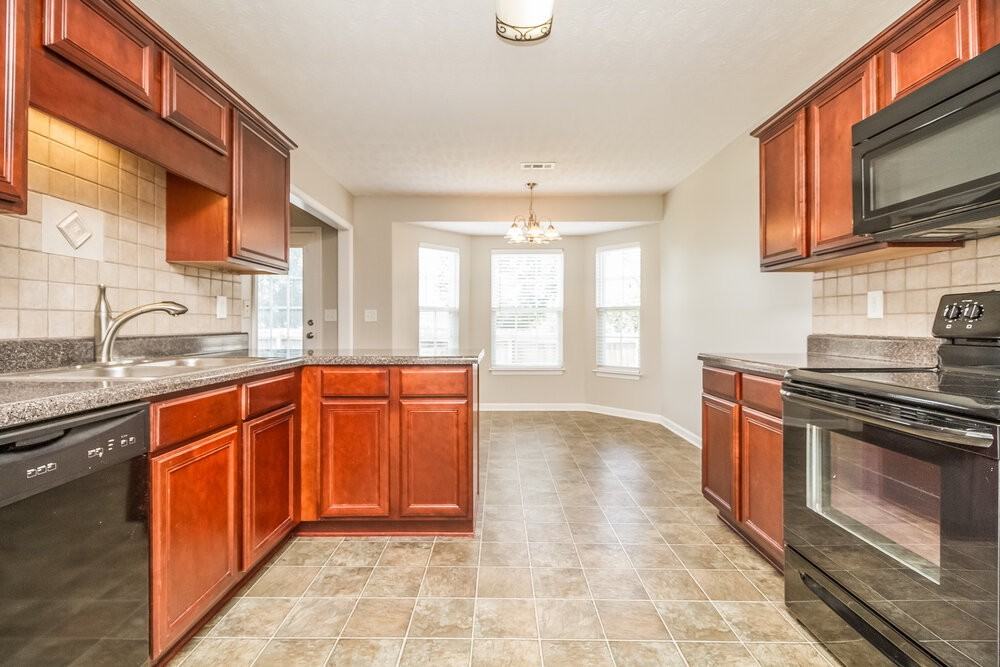 3003 Deer Trail Dr - Photo 5 of 16