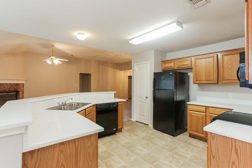 7501 Fossil Garden Dr - Photo 6 of 16