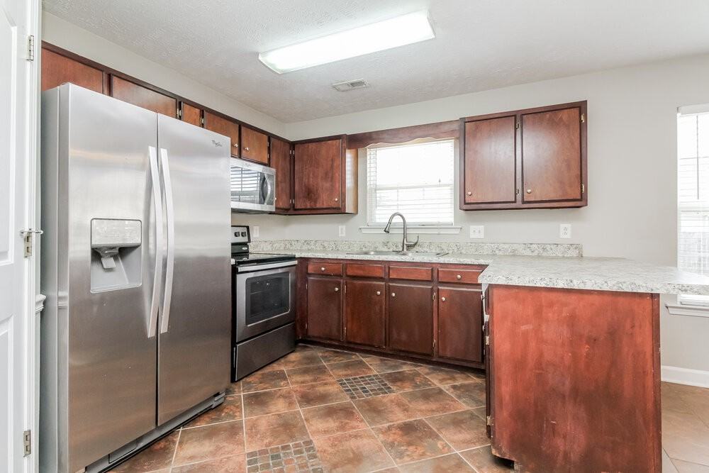 2625 Weatherford St - Photo 7 of 17