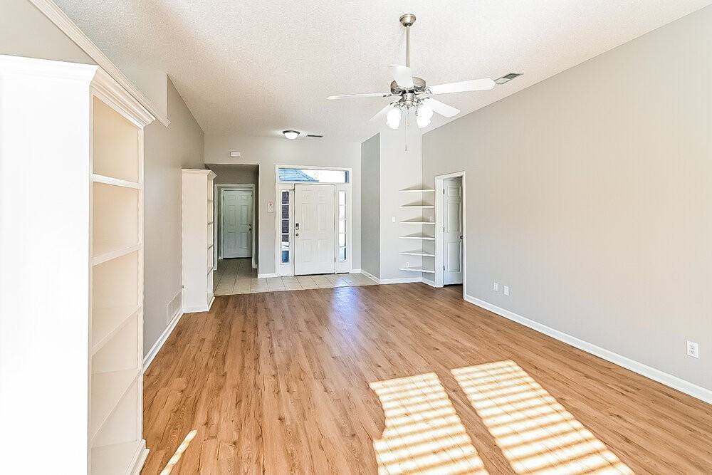 6480 Cheyenne Dr - Photo 3 of 16