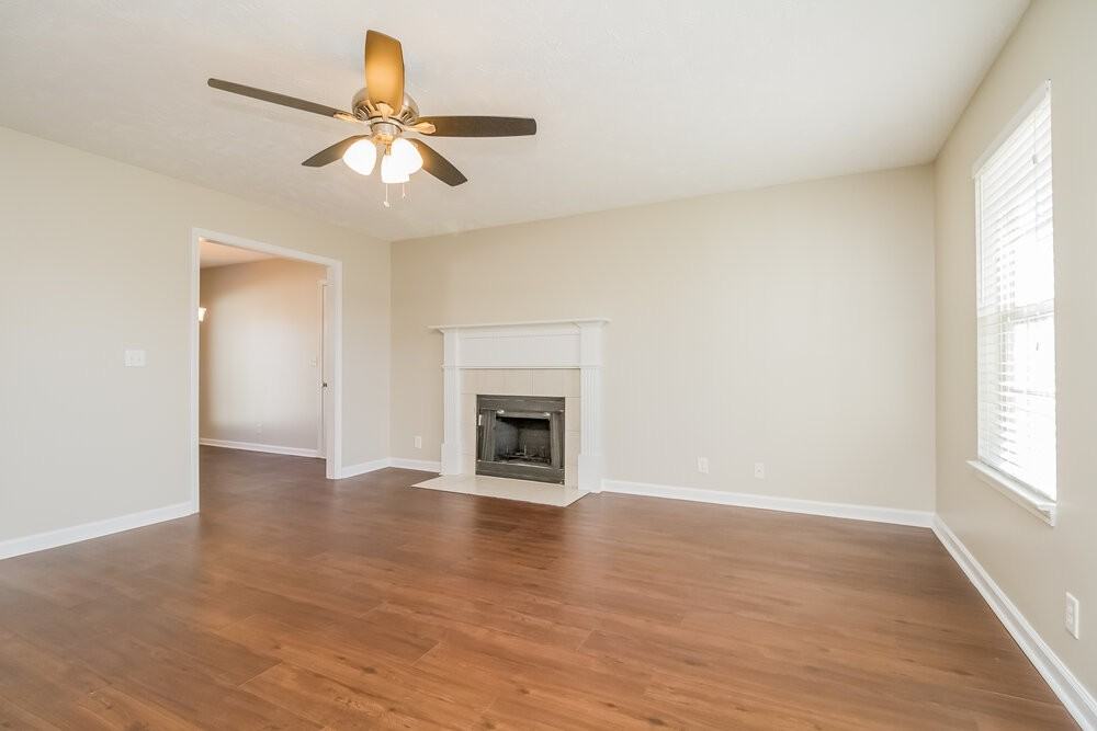 2834 Wellington Pl - Photo 3 of 17