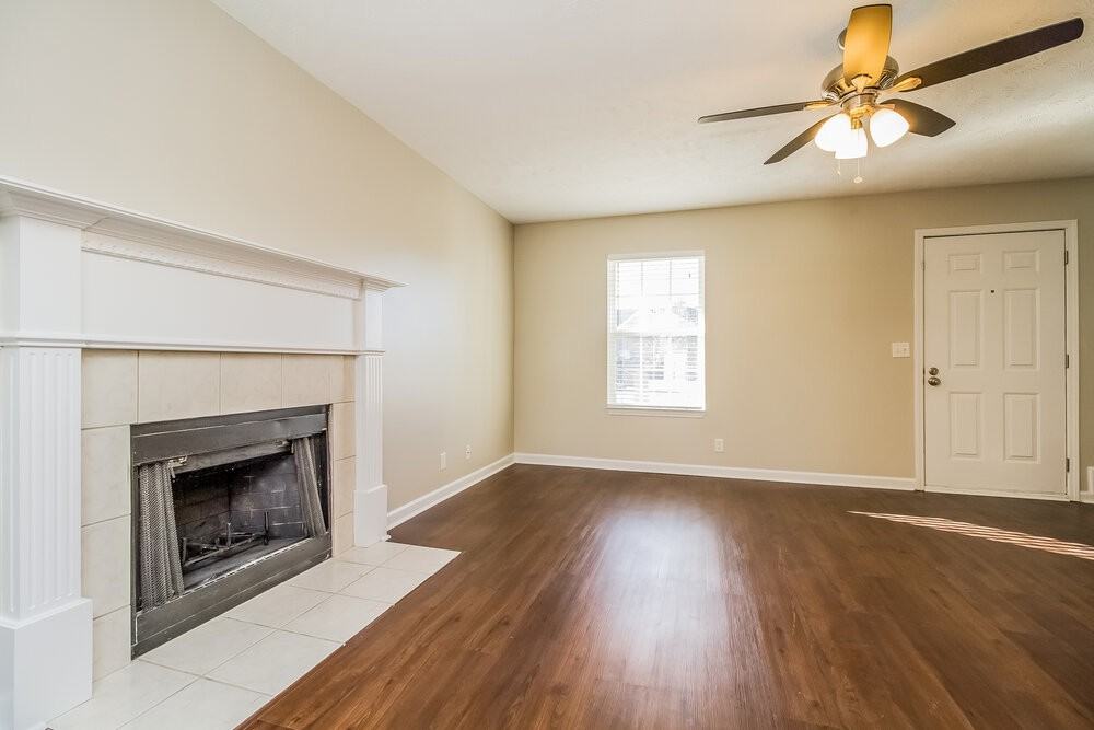 2834 Wellington Pl - Photo 4 of 17