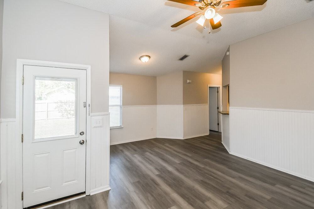 278 Carriann Cove Ct - Photo 3 of 16