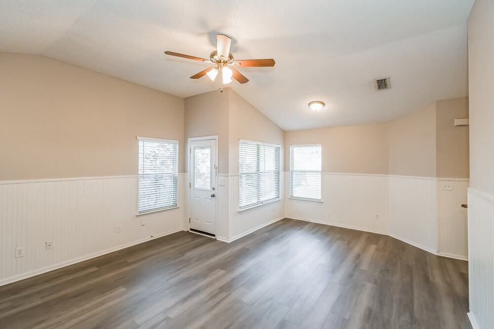 278 Carriann Cove Ct - Photo 4 of 16