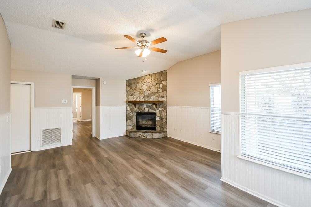 278 Carriann Cove Ct - Photo 5 of 16