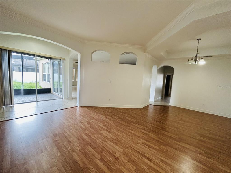 1642 Chandelle Ln - Photo 5 of 17